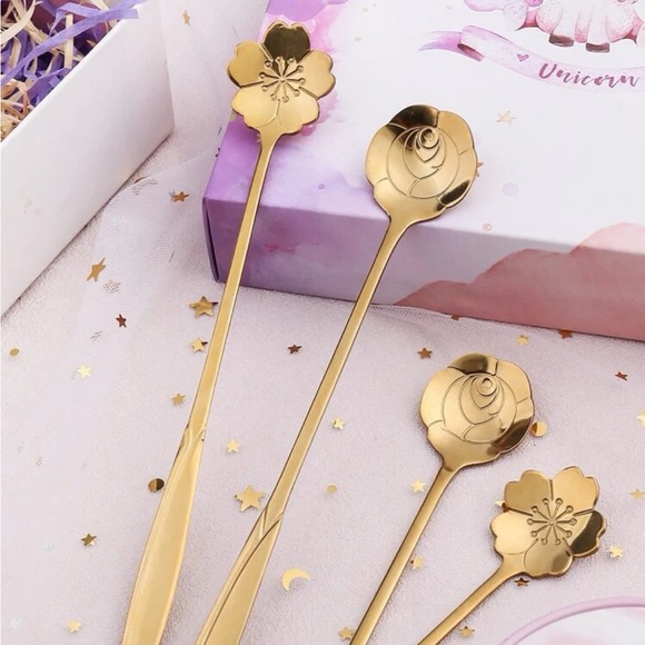 Gold Flower Design Spoons - Picture 3 of 5